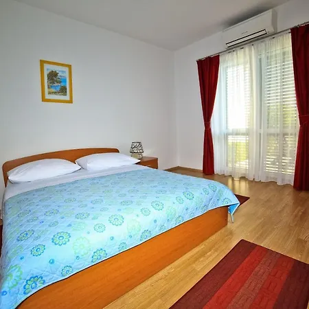 Bozikovic Apartament *